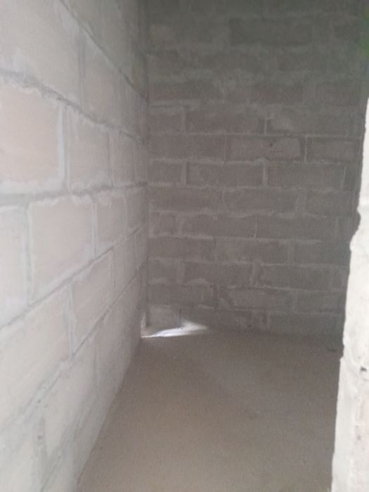 Сотилади. Каропка 2х комнатная квартира на 2-этаже