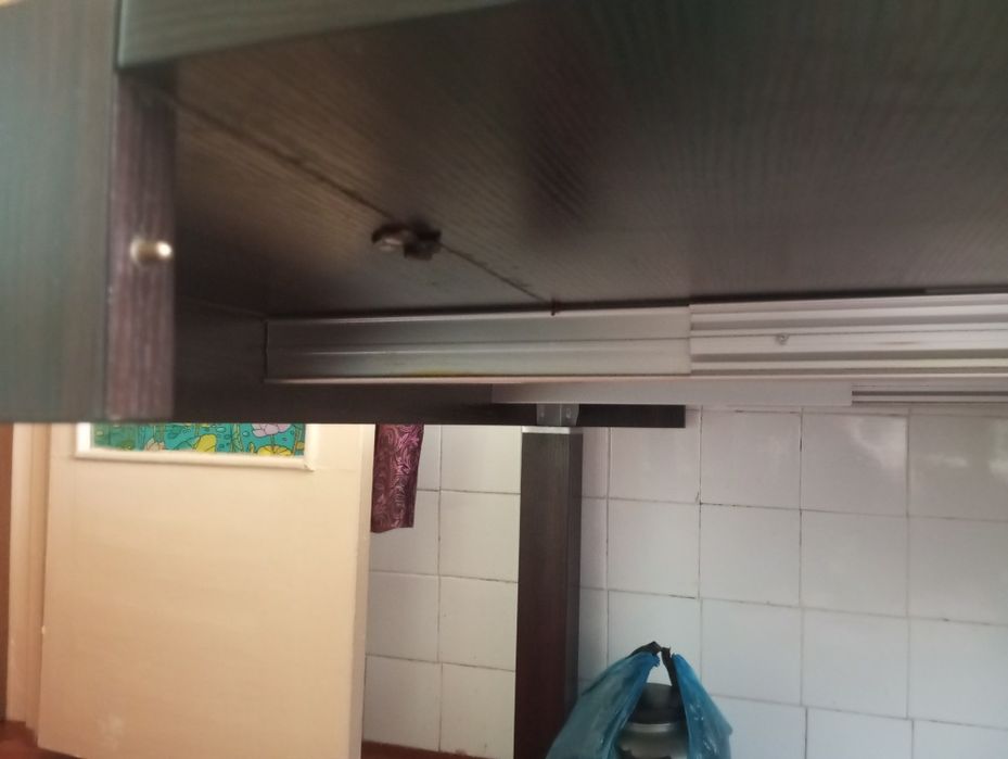 Стол из дерева.Раздвижной.Длинна 2,5 метра.