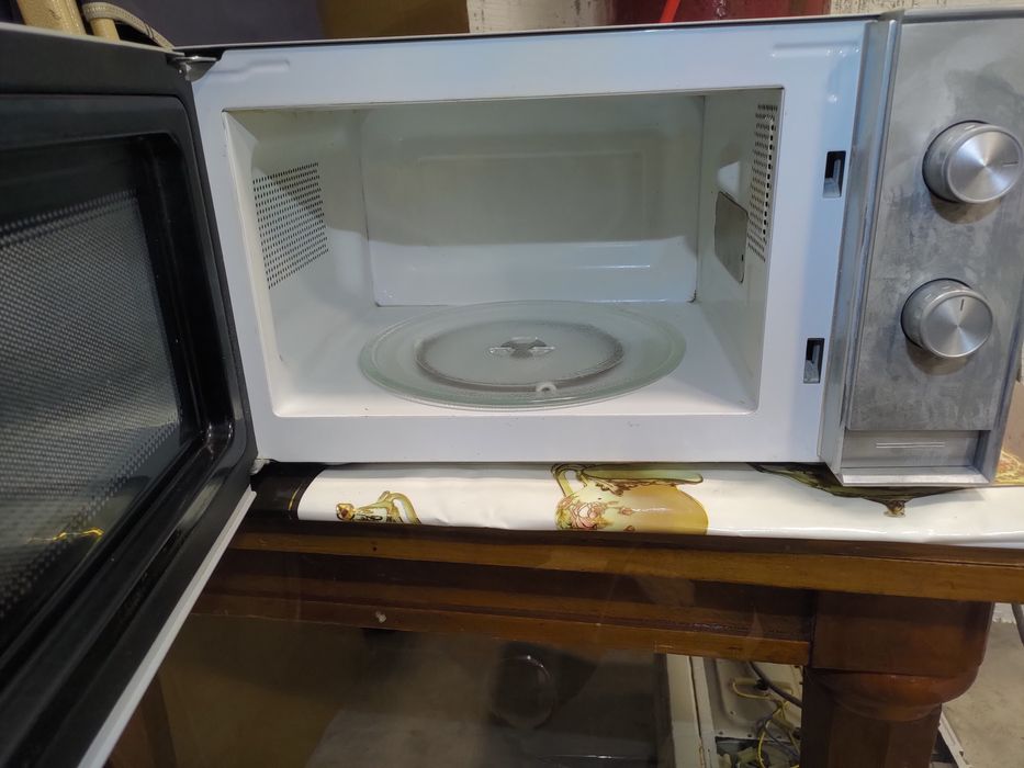 Продам микроволновую beko.