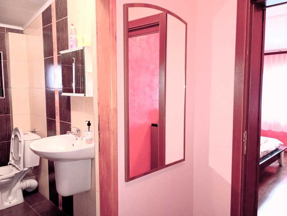 Целогодишни нощувки във Варна. Свободно паркиране! Стаи и студия със собствен санитарен възел.