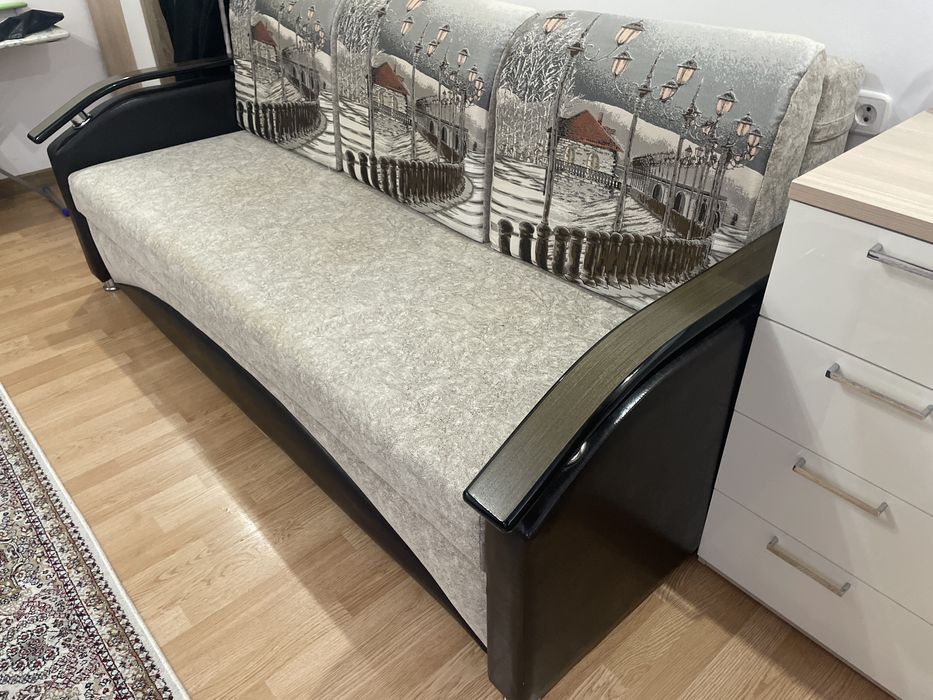 Продается диван в хорошем состоянии!