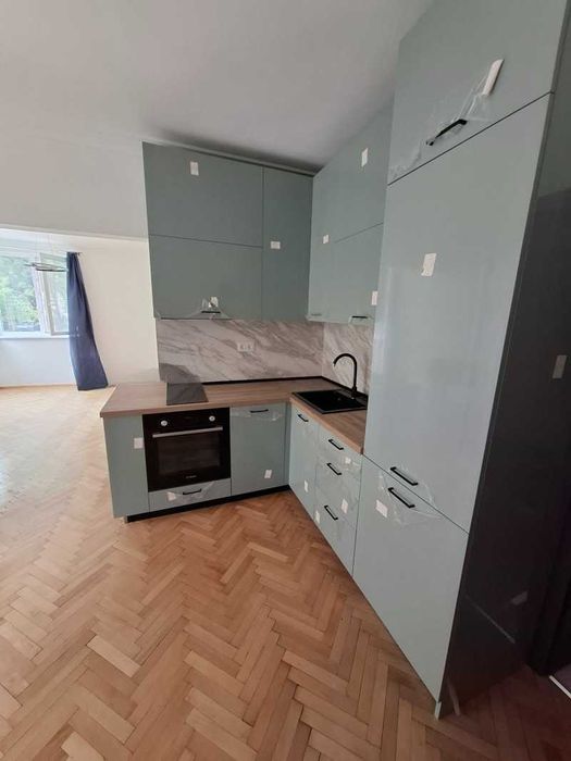 Дава се под наем Тристаен апартамент в София, Лозенец - 85 кв.м за 877.71 € - Снимка #1