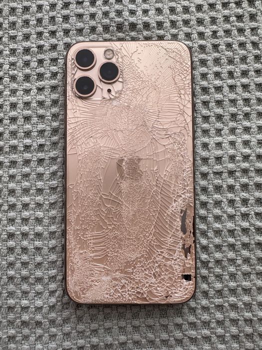 Продам Iphone 11 pro