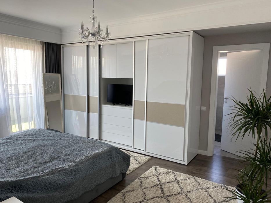 Închiriez apartament 4 camere | 96 mp utili + terasă 90 mp | 2 locuri parcare, str. Aurel Vlaicu