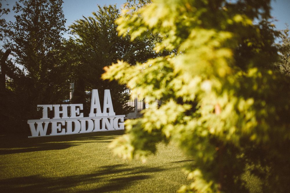 Decoruri nuntă (arcade, stalpisori, litere volumetrice/luminoase)