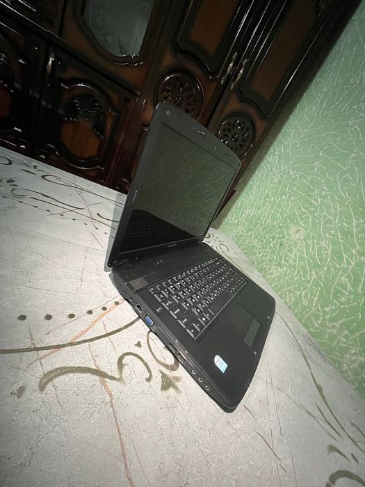 Noutbuk sotiladi / barter planshedga