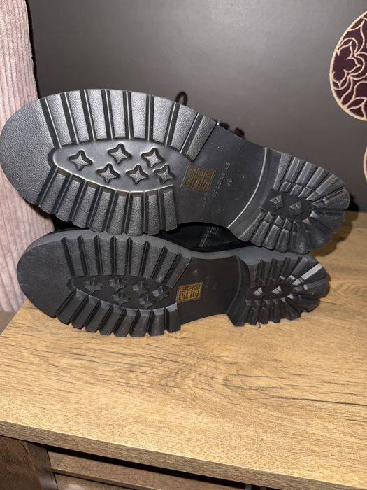 Coccinelle Кожени ботуши 39 номер , нови