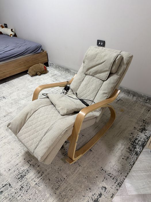Продам массажное кресло-качалку