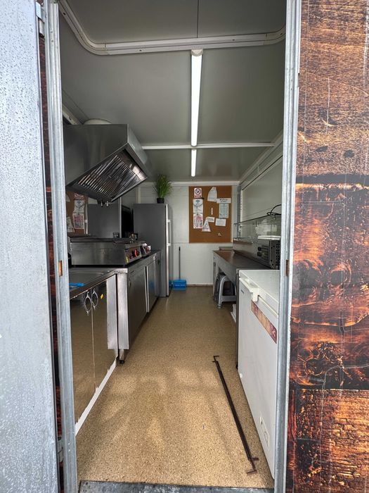 De vanzare: Afacere la cheie - Rulotă complet mobilată și utilată