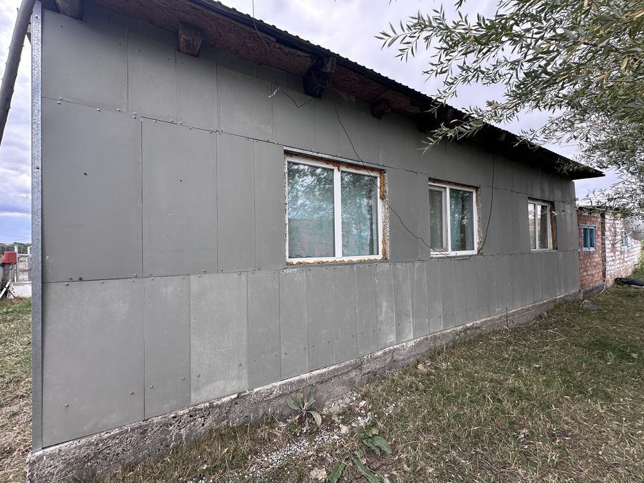 Үй сатылады.