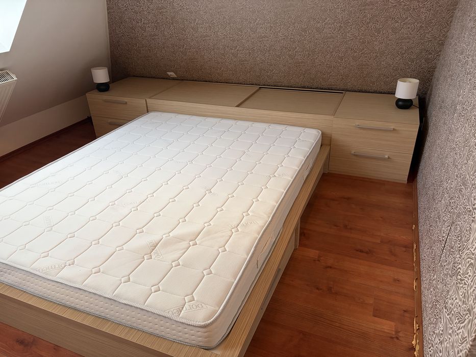 Vand mobilier de dormitor