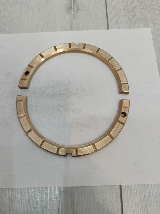 На ЯМЗ полукольцо коленвала