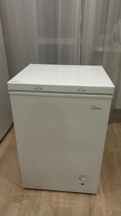 Продам Морозилку Midea
