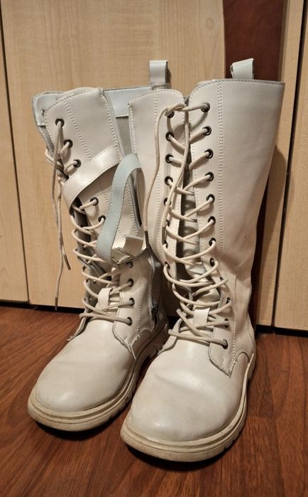 Cizme de marime 36