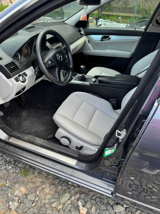 MERCEDES-BENZ C-Class 2010 — imagine 4