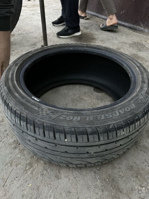 Продам покрышку на 235/45/17
