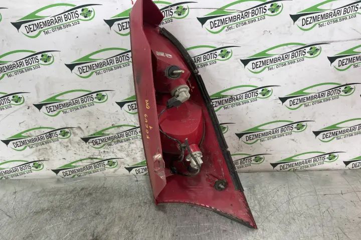 Lampa / Tripla stop dreapta pe aripa Ford Focus 2002 1.6 MT (101 hp)