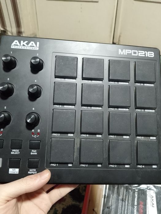 AKAI mpd 218 драм пад для записи