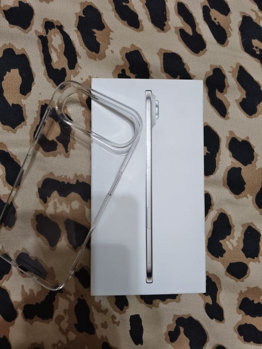 Iphone 17 Air , почти новый коробка докуменлы все есть