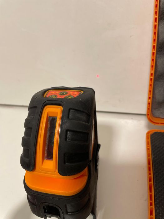 Nivela laser geo fennel cu linii si punct rigips