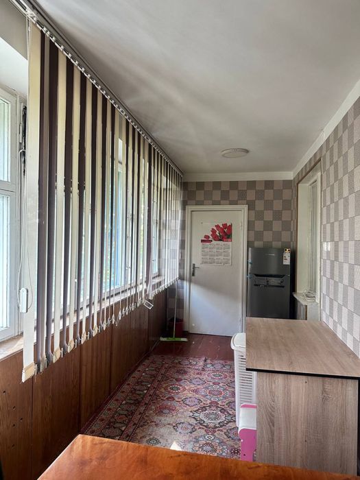 Сдается на долгий срок 3х-комнатная квартира на Алайском базаре. 17-шк