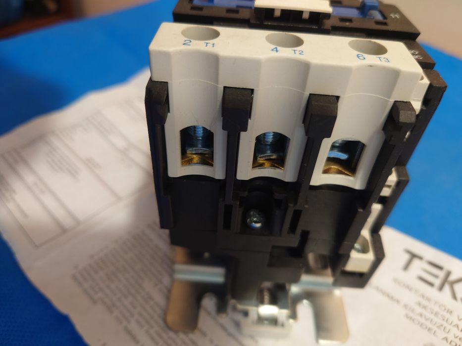 Электромагнитный контактор 65A- пускатель