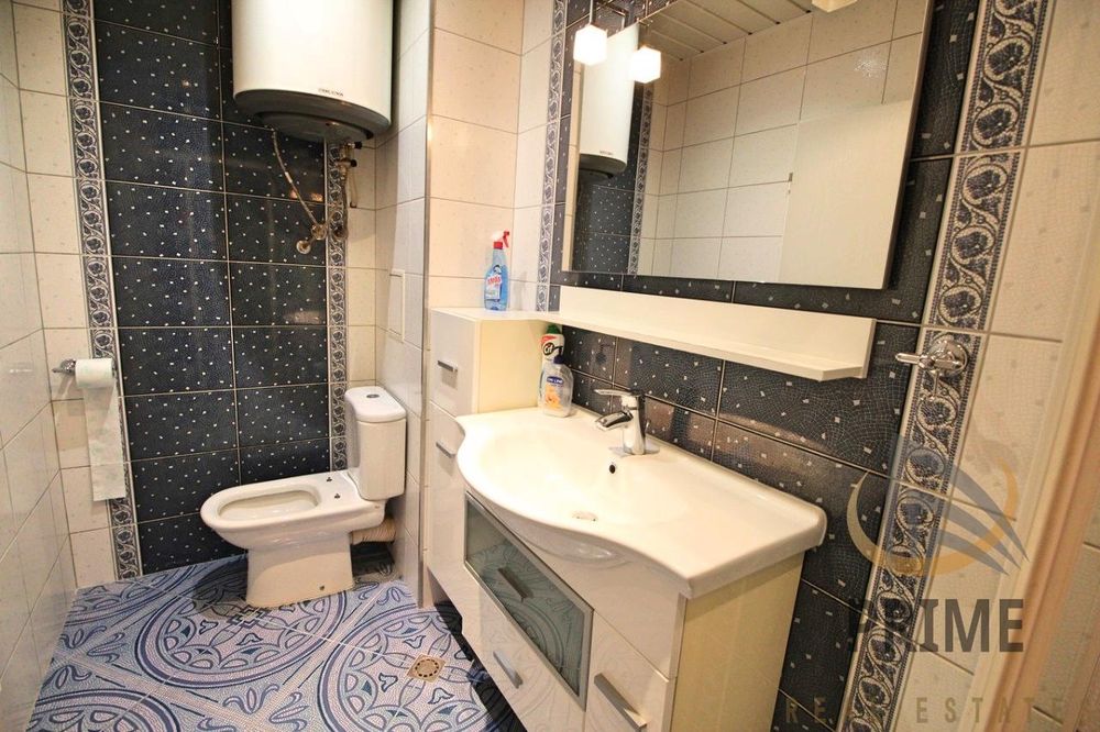 Дава се под наем Двустаен апартамент в Бургас, Център - 69 кв.м за 510 € - Снимка #8