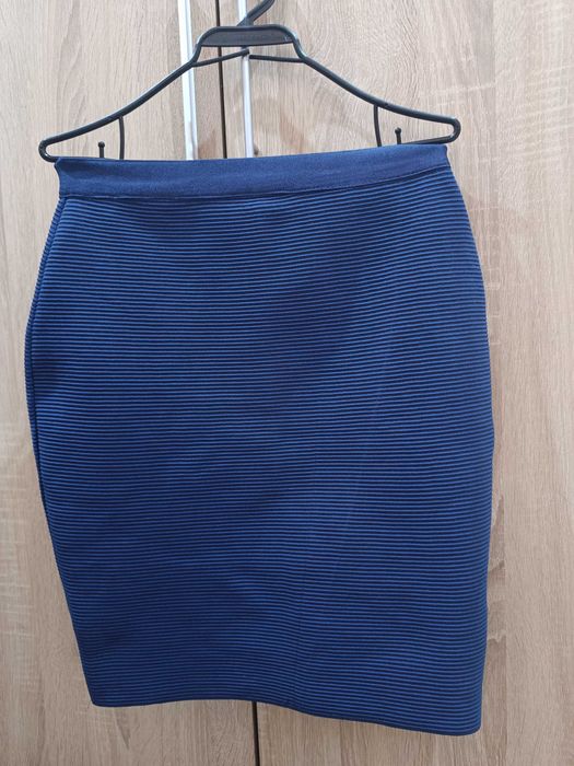 Дамска тъмносиня пола Guess