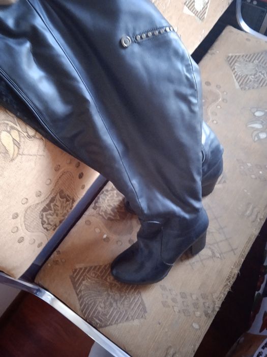 Продаются сапоги