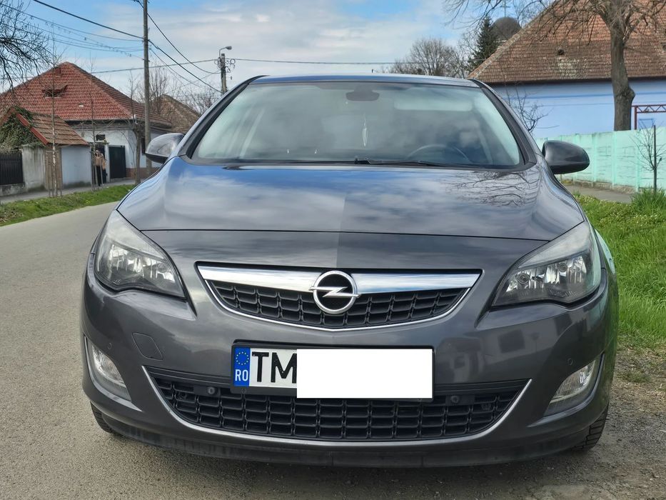 Opel Astra Opel Astra J Hatchback • 1.6 Turbo Benzină + GPL • 180 CP