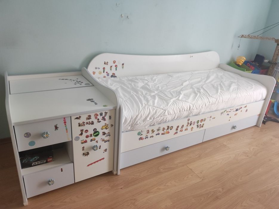 Легло, гардероб и скрин Lorelli + матрак