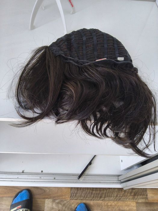 Продава се перука