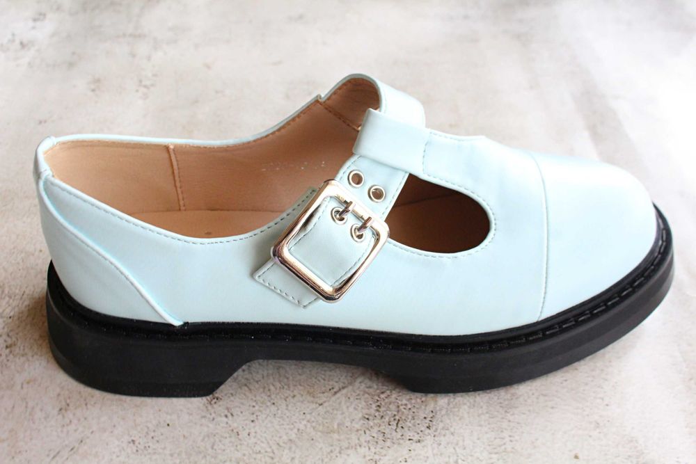 Продаются женские стильные туфли