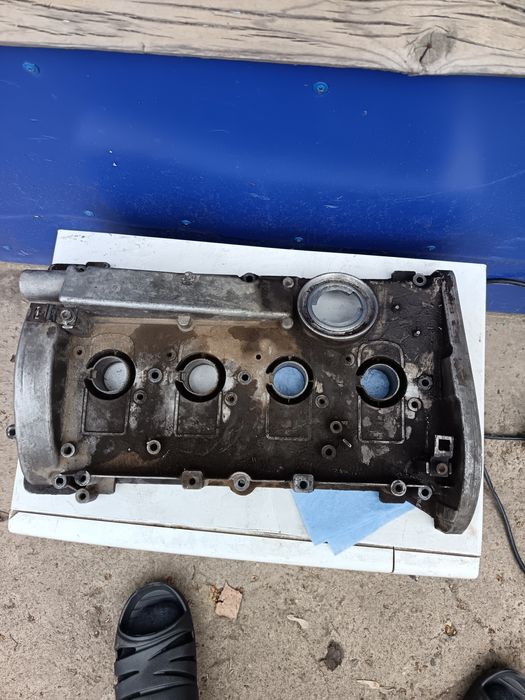 Продам клапаную крышку