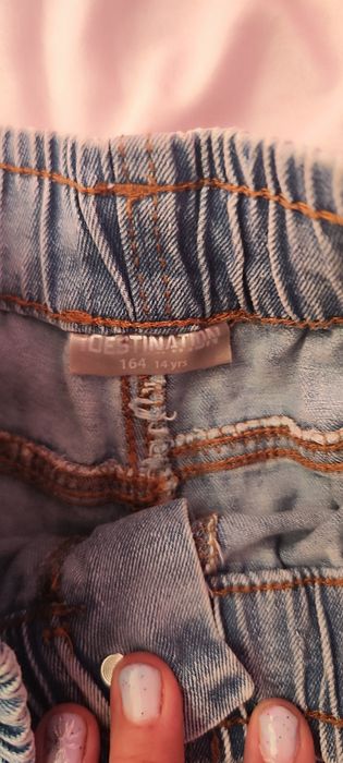 Pantaloni de blug
