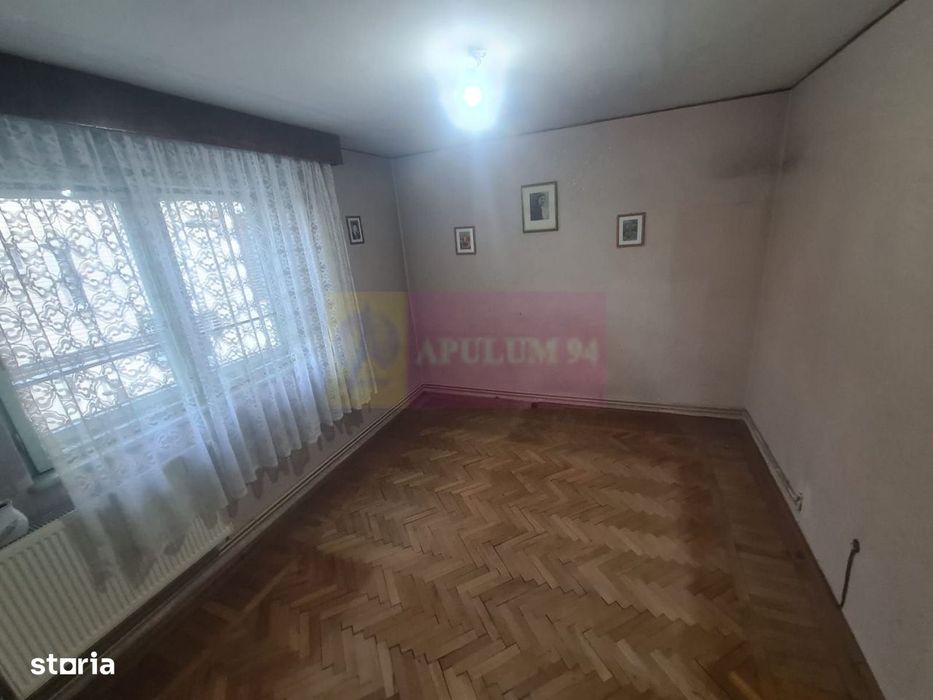 Apartament cu 2 camere de vanzare in Campina - Zona Piata Centrala