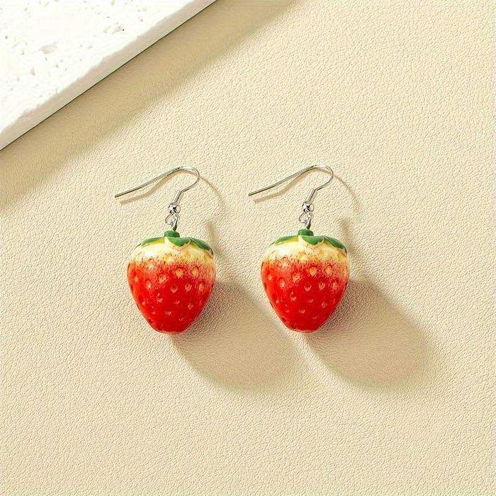 Обеци с плодов мотив на ягодки