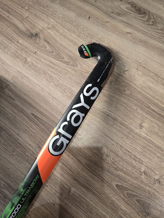 Стикове и кори за хокей на трева