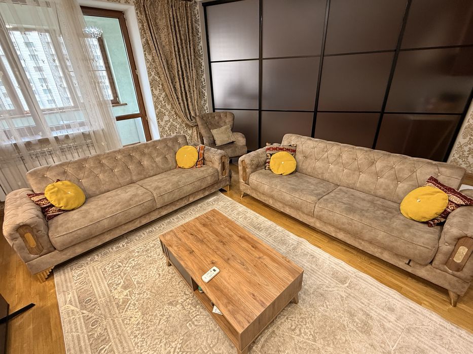 Продам срочно диван! В отличном состоянии