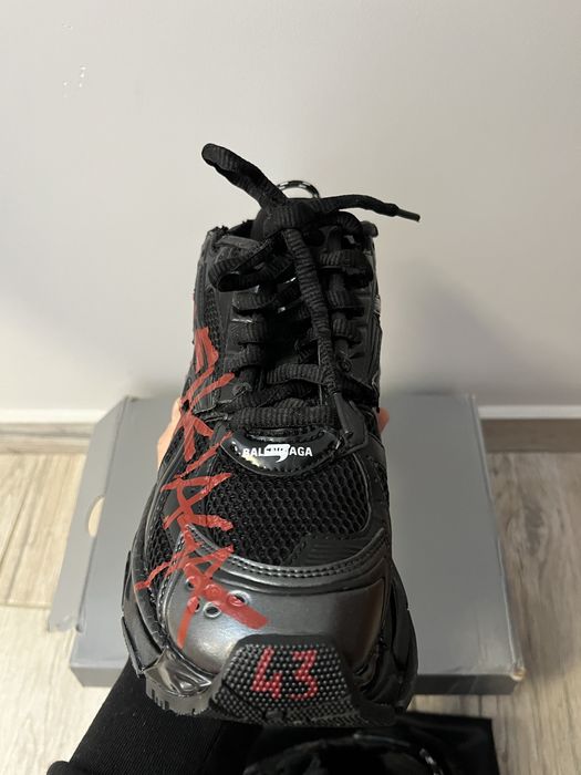 Balenciaga Runner Noi Marime 43 Black Red