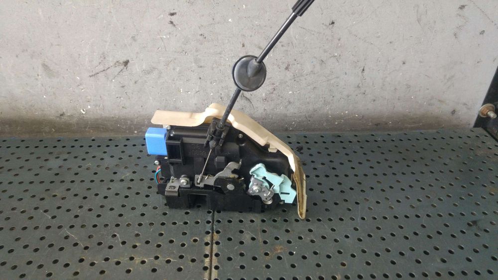 Broasca usa dreapta fata bw golf 5 1k1