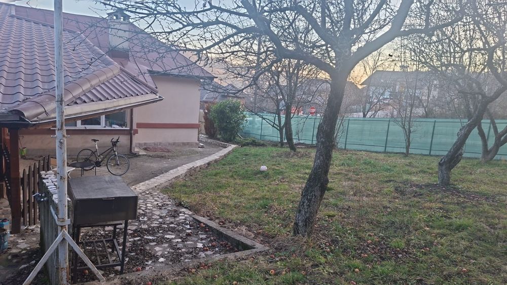 Proprietar vând vila Câmpulung Muscel str Dracesti 34 colt  str Plaies