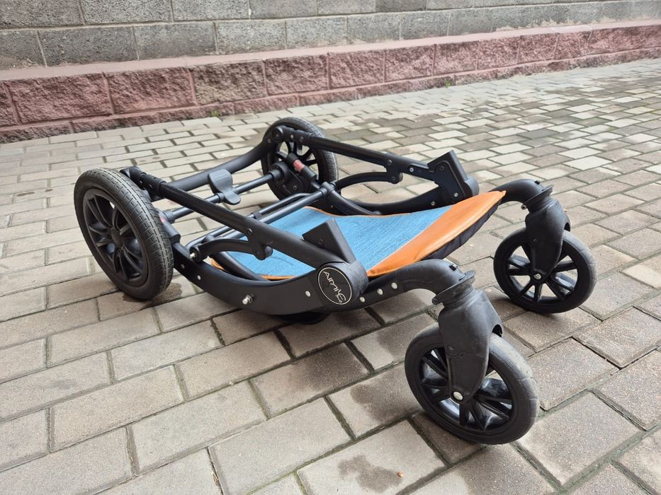 Продам детскую коляску.