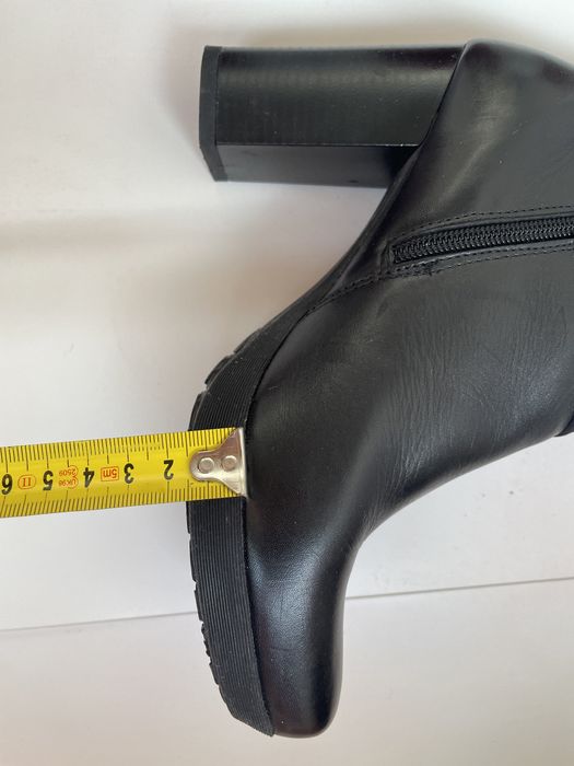 Ghete din piele cu toc comod