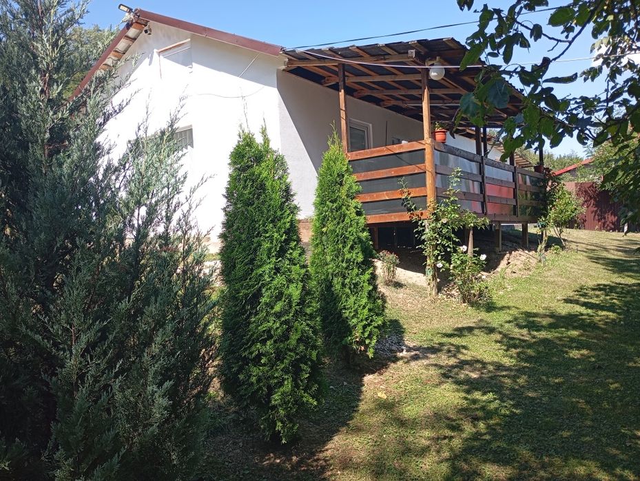 Vând casă de vacanță