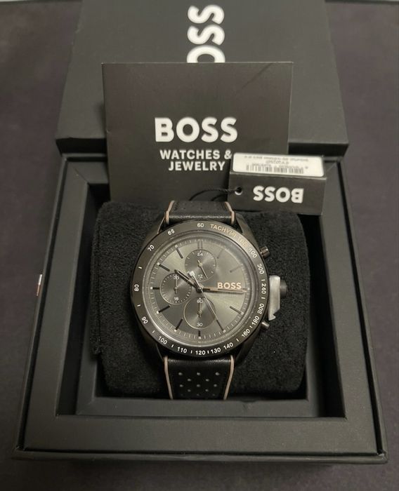HUGO BOSS Часовник