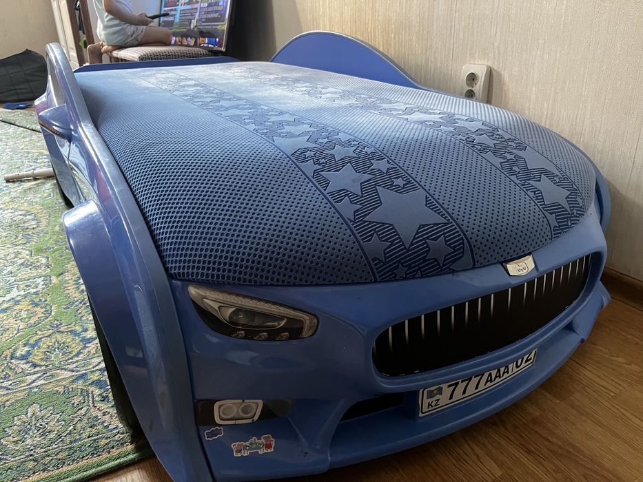 Кровать машинка