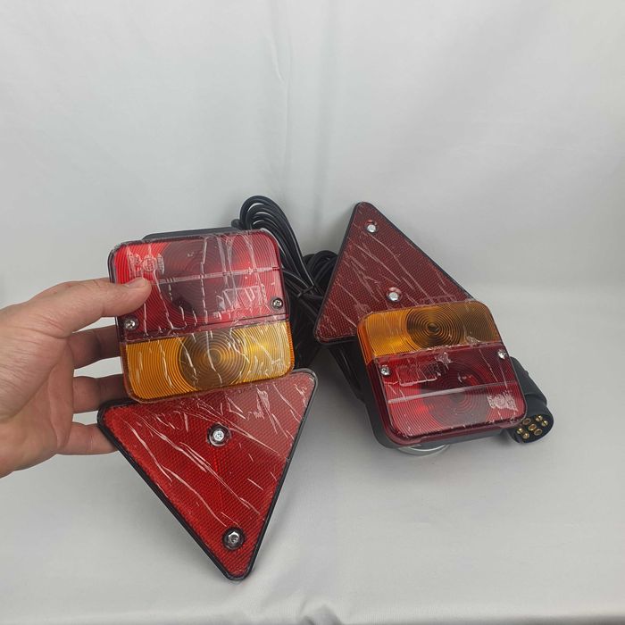 Lampa-2 Lampi cu Cablaj si Bec Clasic+Triunghi-Remorca-Trailer-Stopuri