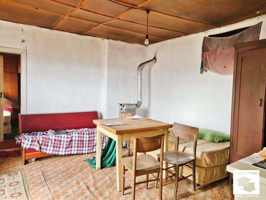 170226 Стара къща с голям двор в китно село на 3 км от град Дряново