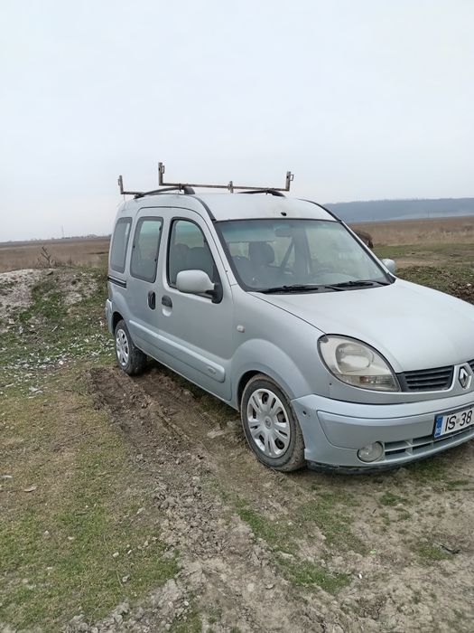 Vând Renault kangoo 1.5 dci 2006 pentru dezmembrări